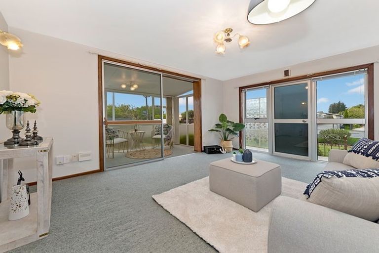Photo of property in 2/10 Nyoli Street, Northcote, Christchurch, 8052