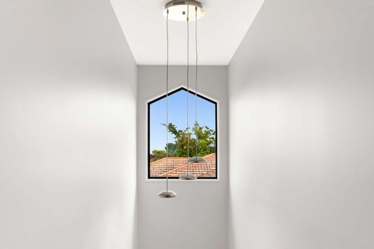 Photo of property in 17 Woburn Place, Takaro, Palmerston North, 4412