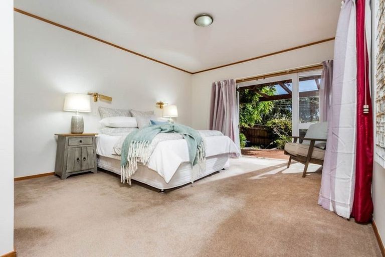 Photo of property in 10 Park Rise, Campbells Bay, Auckland, 0630