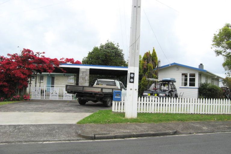 Photo of property in 2/13 Kowhai Avenue, Mangere Bridge, Auckland, 2022