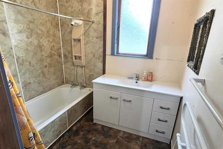 Photo of property in 3 Whataroa Highway, Whataroa, 7886