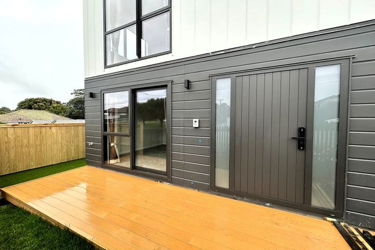 Photo of property in 17a Bardia Street, Belmont, Auckland, 0622