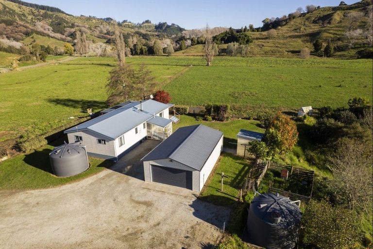 Photo of property in 911 Kanakanaia Road, Whatatutu, Te Karaka, 4091