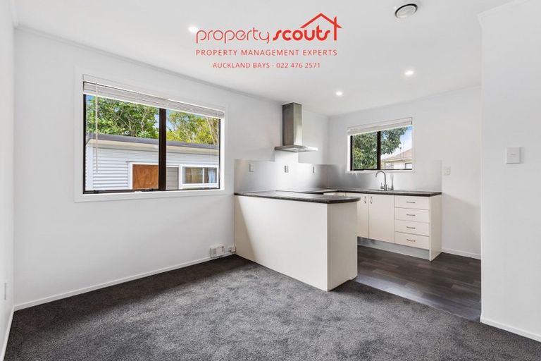 Photo of property in 551 Swanson Road, Ranui, Auckland, 0612