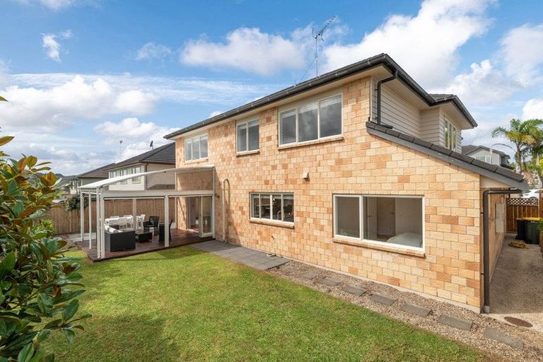 Photo of property in 5 Wye Oak Drive, Schnapper Rock, Auckland, 0632