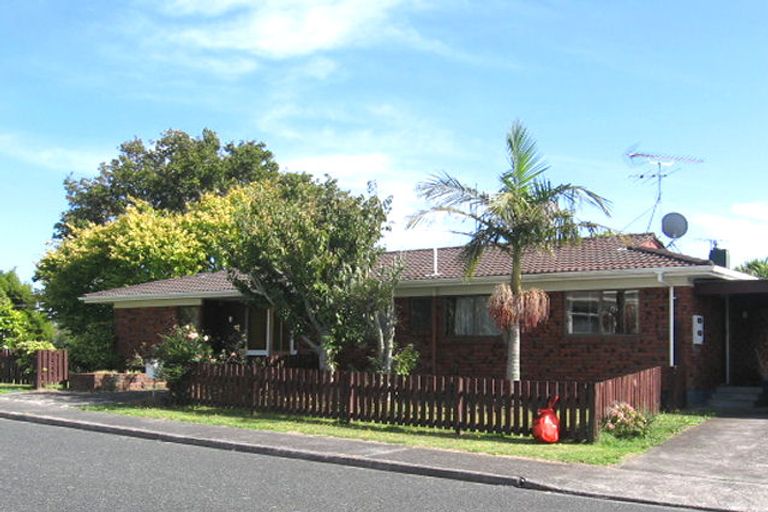 Photo of property in 2 Miraka Place, Birkenhead, Auckland, 0626