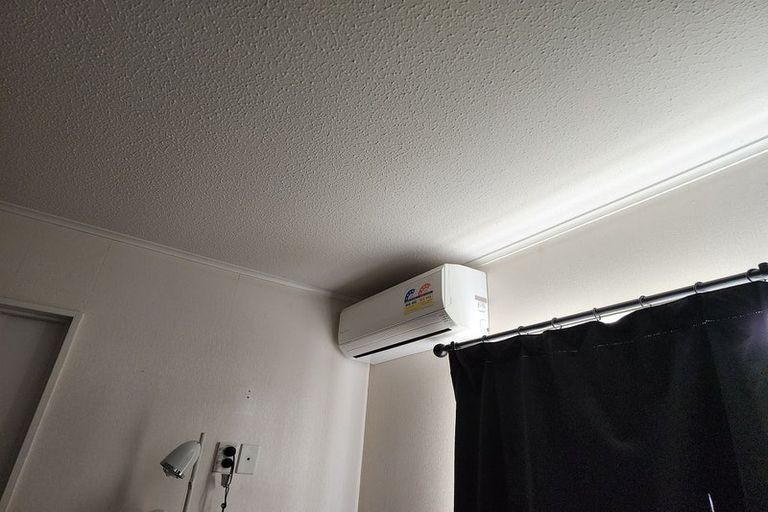 Photo of property in 4a Ngahina Street, Paraparaumu, 5032