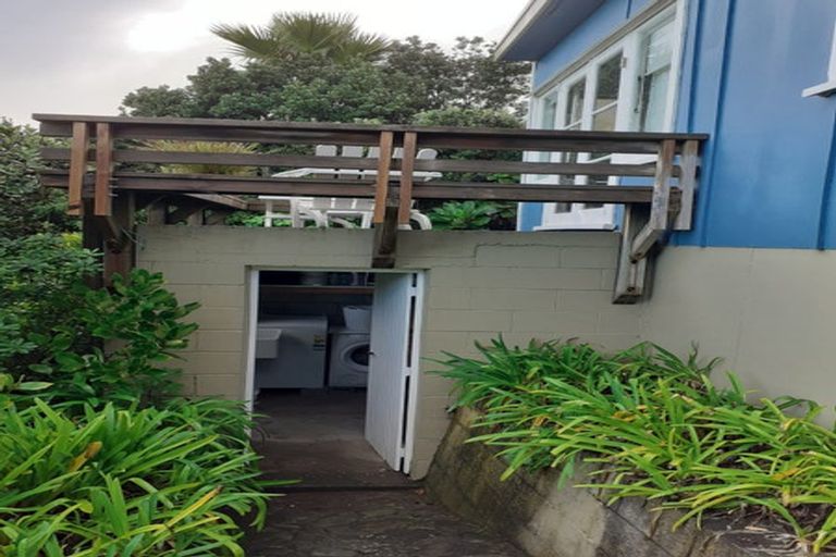 Photo of property in 103 Messenger Terrace, Oakura, 4314