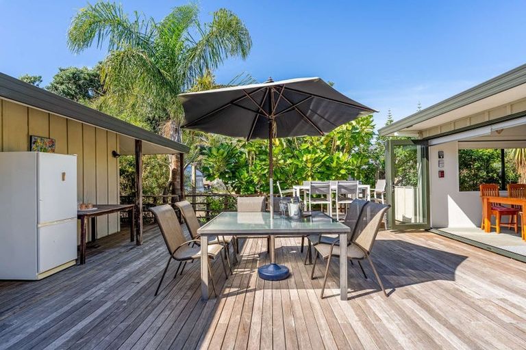 Photo of property in 106 Kowhai Avenue, Matarangi, Whitianga, 3592