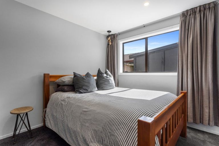 Photo of property in 2/12 Camrose Place, Ilam, Christchurch, 8041