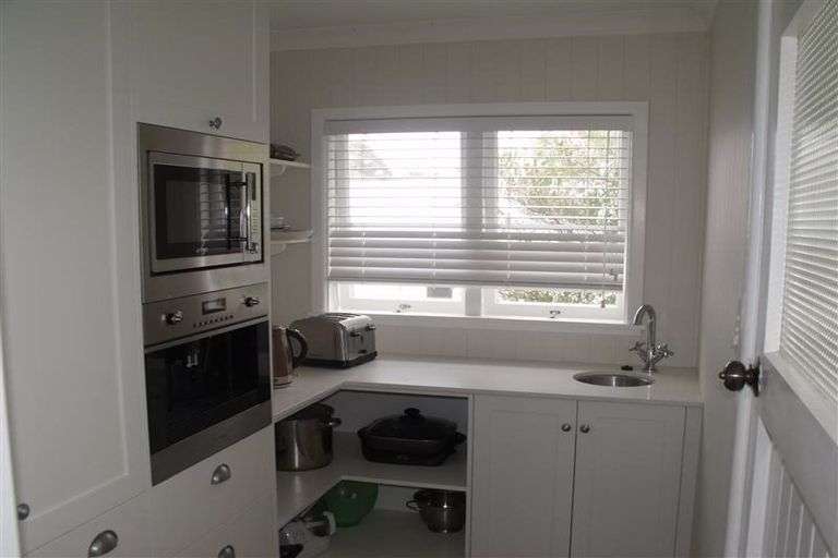 Photo of property in 2 Lovat Street, Havelock North, 4130