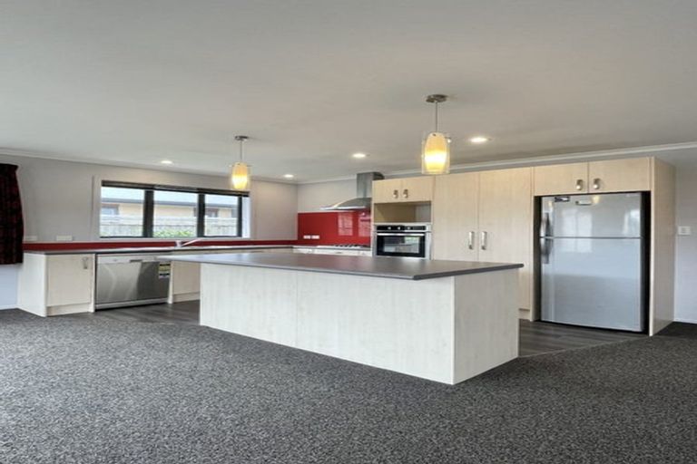 Photo of property in 3a Oxford Crescent, Ebdentown, Upper Hutt, 5018