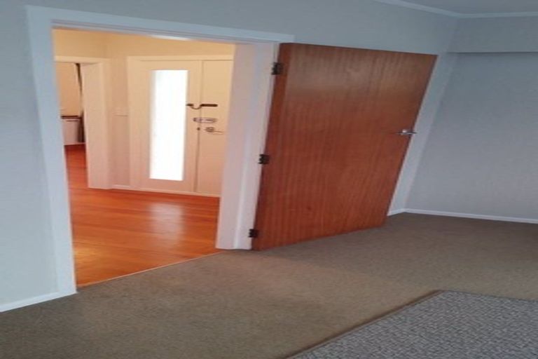 Photo of property in 7 Terrance Grove, Paparangi, Wellington, 6037