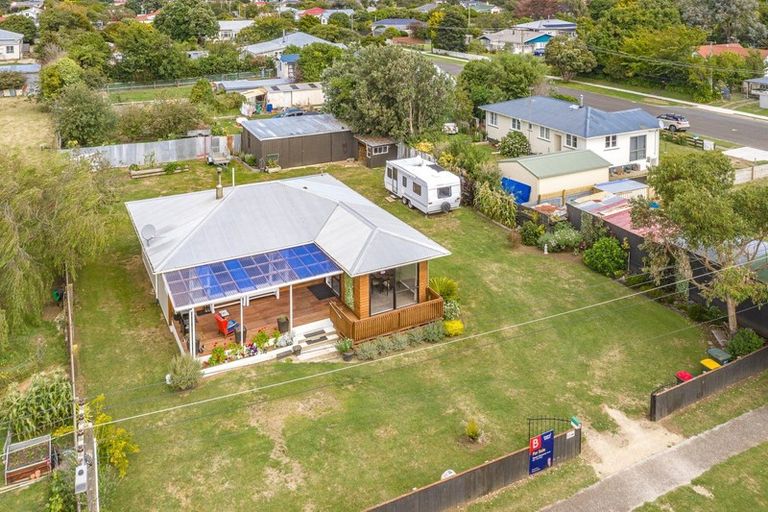 Photo of property in 25 Fookes Street, Waverley, 4510