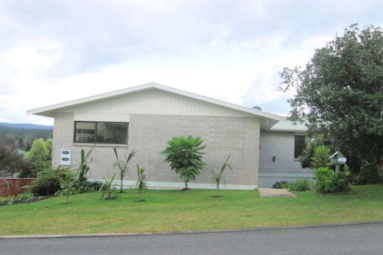 Photo of property in 102 Bruce Wallace Place, Whangamata, 3620