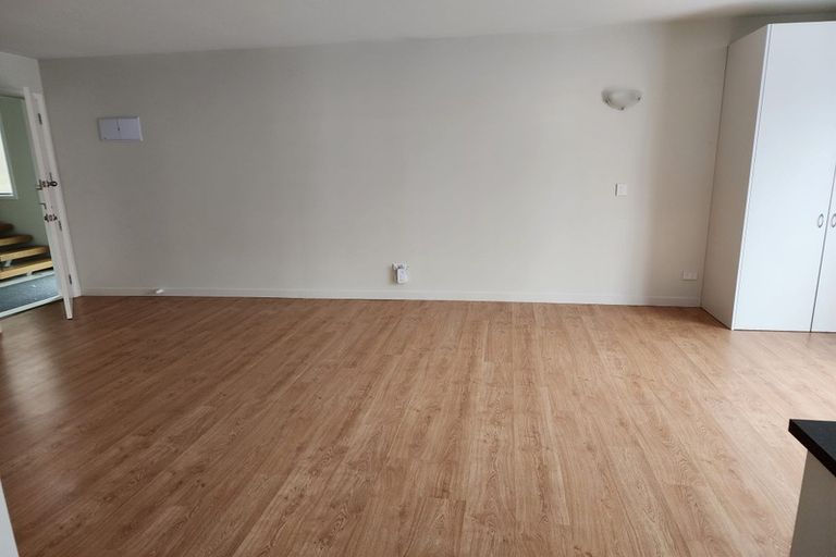 Photo of property in 46 Spinnaker Drive, Te Atatu Peninsula, Auckland, 0610