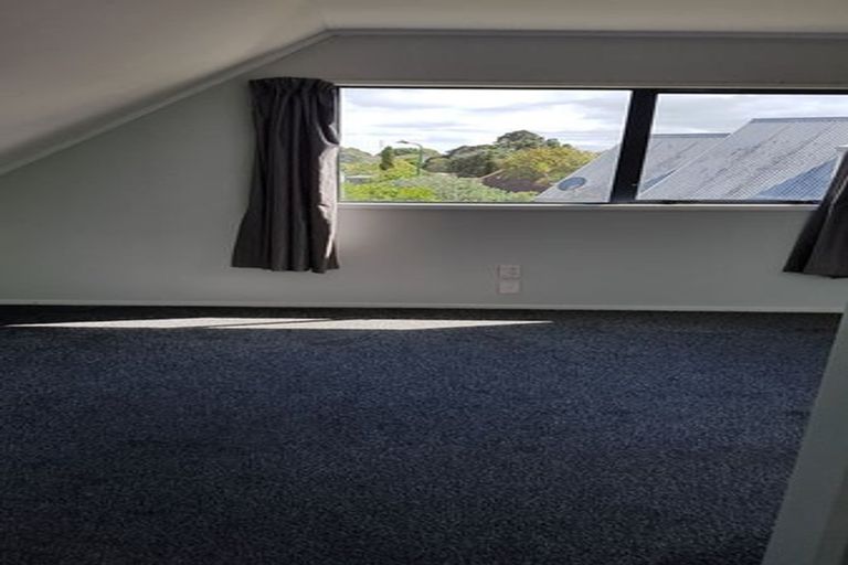 Photo of property in 15 Caspian Close, New Lynn, Auckland, 0600