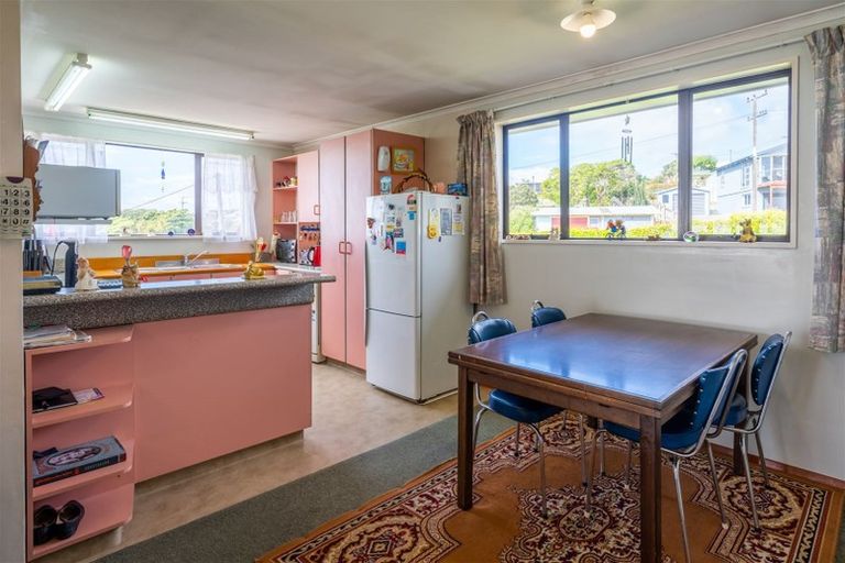 Photo of property in 16 Semple Street, Kakanui, Oamaru, 9495