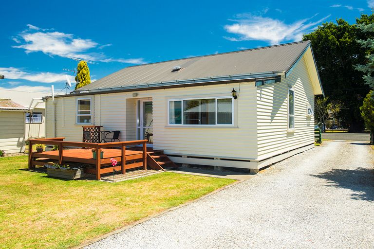 Photo of property in 152 Onslow Road, Patutahi, Gisborne, 4072