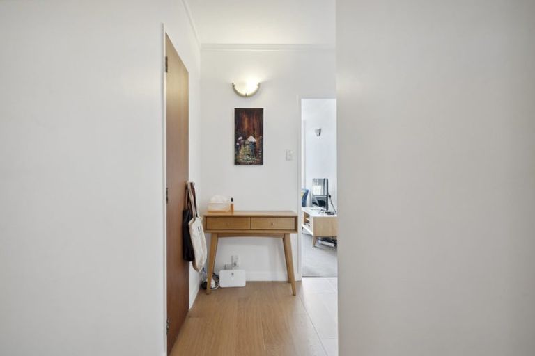 Photo of property in 70 Hobson Street, Thorndon, Wellington, 6011