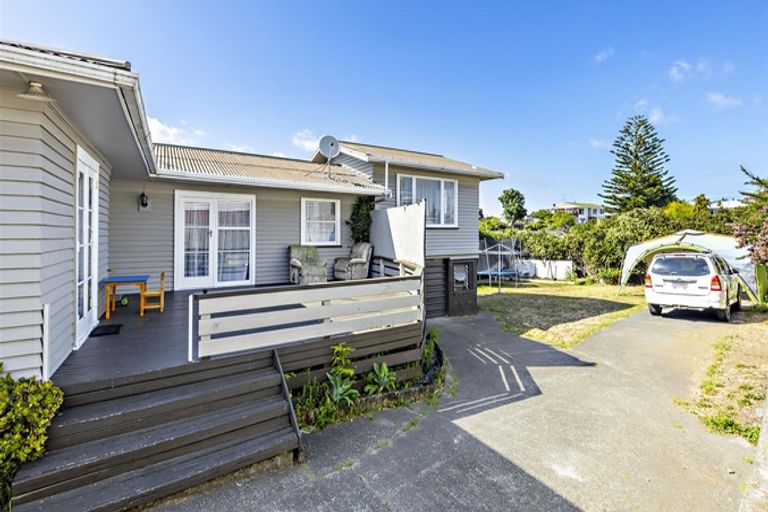 Photo of property in 51 Beaumonts Way, Manurewa, Auckland, 2102