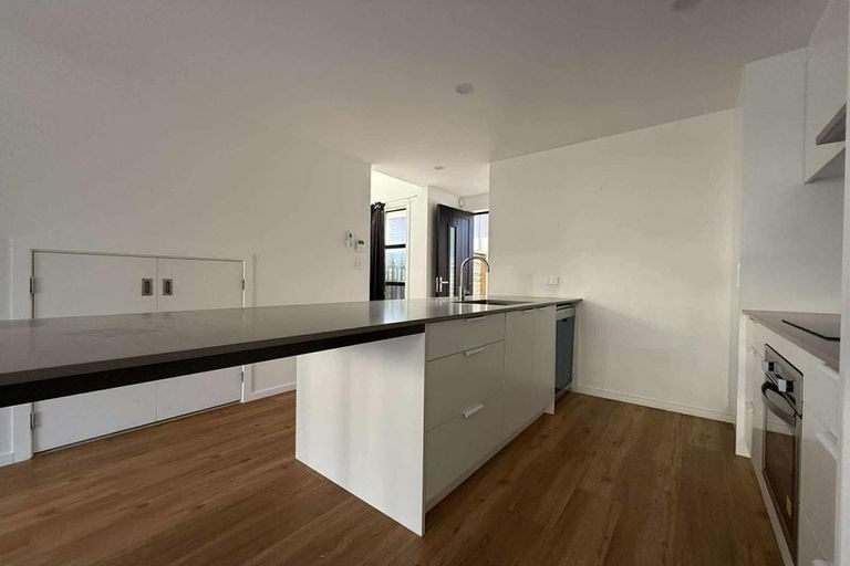 Photo of property in 2/27 Main Road, Wainuiomata, Lower Hutt, 5014