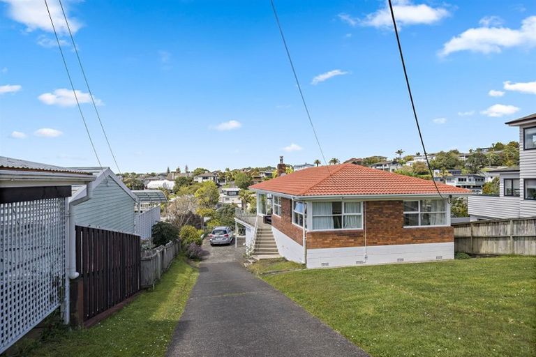 Photo of property in 14 Hythe Terrace, Mairangi Bay, Auckland, 0630