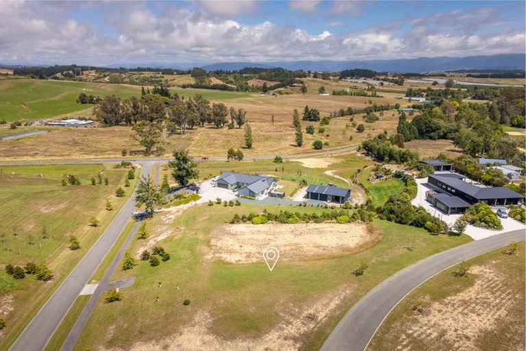 Photo of property in 17 Deck Road, Tasman, 7173