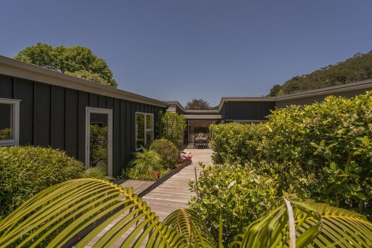 Photo of property in 3a Grange Road, Hahei, Whitianga, 3591