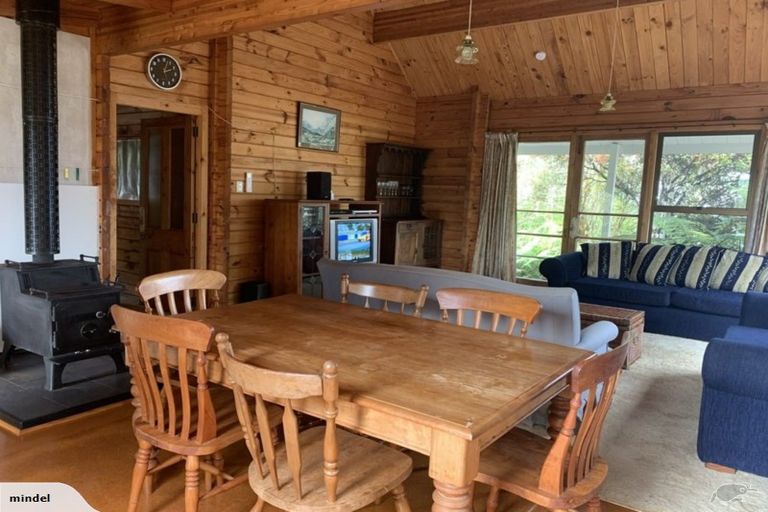 Photo of property in 17 Ivy Terrace, Moana, 7872