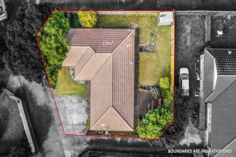 Photo of property in 3/3 Eulogy Place, Randwick Park, Auckland, 2105