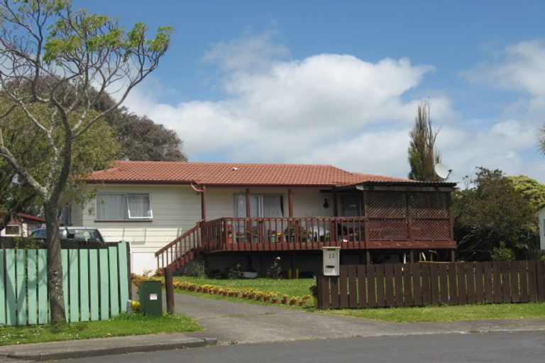 Photo of property in 21 Bundena Place, Clendon Park, Auckland, 2103