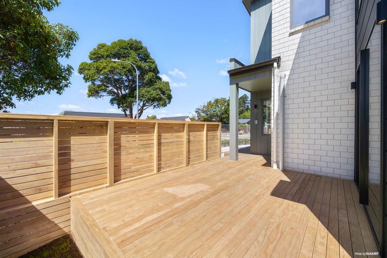 Photo of property in 11a Mimosa Place, Half Moon Bay, Auckland, 2012