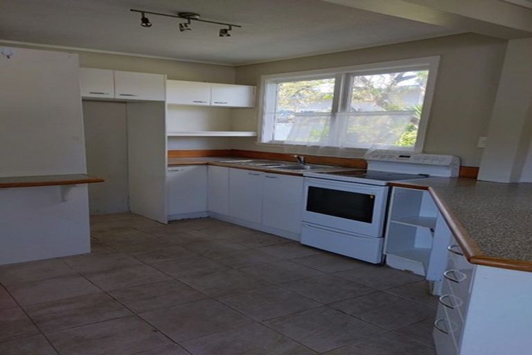 Photo of property in 47 Maple Street, Avondale, Auckland, 1026