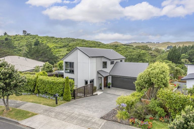 Photo of property in 59 Te Puia Drive, Aotea, Porirua, 5024