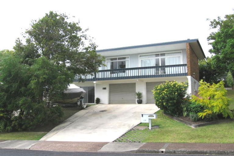 Photo of property in 19 Catalina Crescent, Forrest Hill, Auckland, 0620