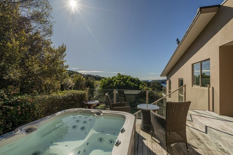 Photo of property in 10 Patricia Place, Hahei, Whitianga, 3591