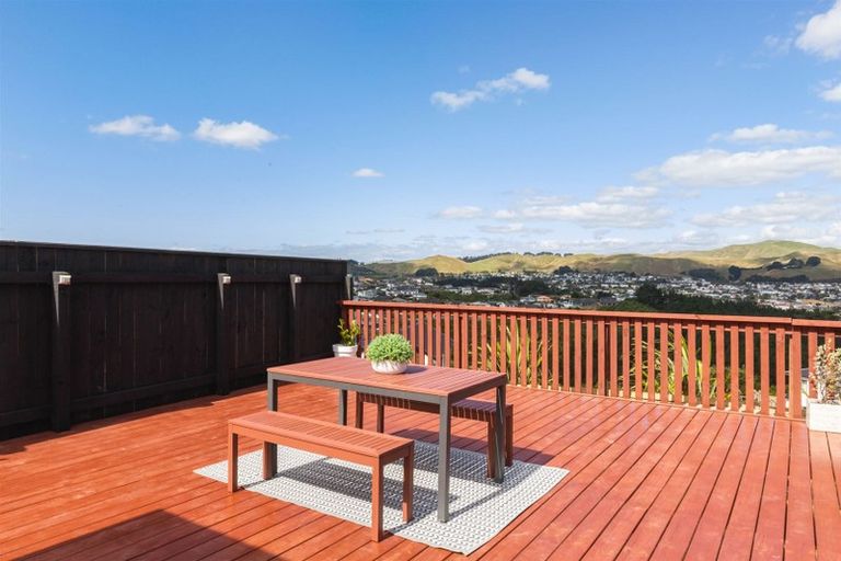 Photo of property in 11 Rotorua Grove, Aotea, Porirua, 5024