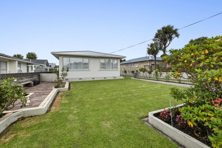 Photo of property in 122 Ngamotu Road, Spotswood, New Plymouth, 4310
