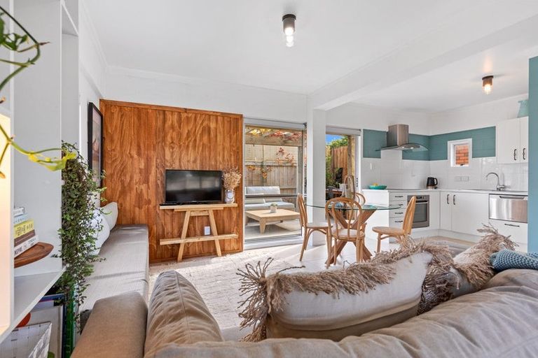 Photo of property in 29a Doment Crescent, Orewa, 0931