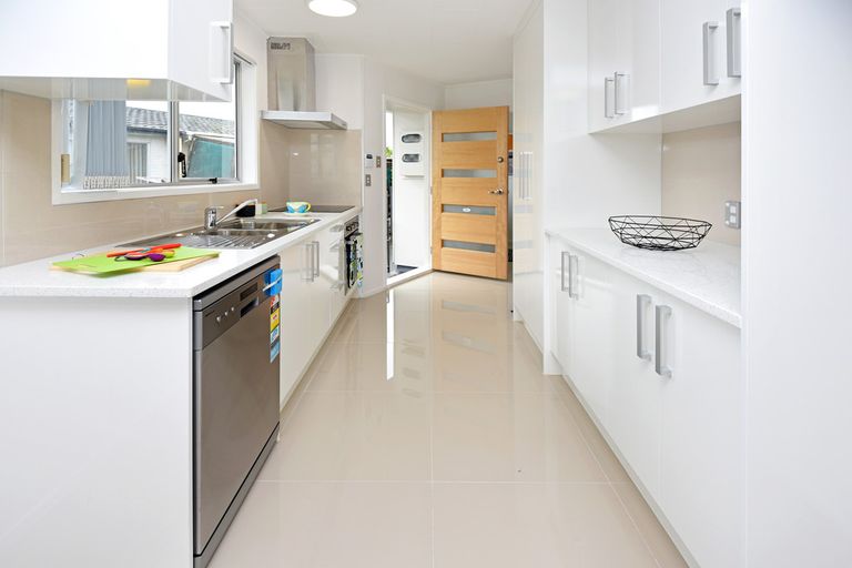 Photo of property in 30 Sharland Avenue, Manurewa, Auckland, 2102