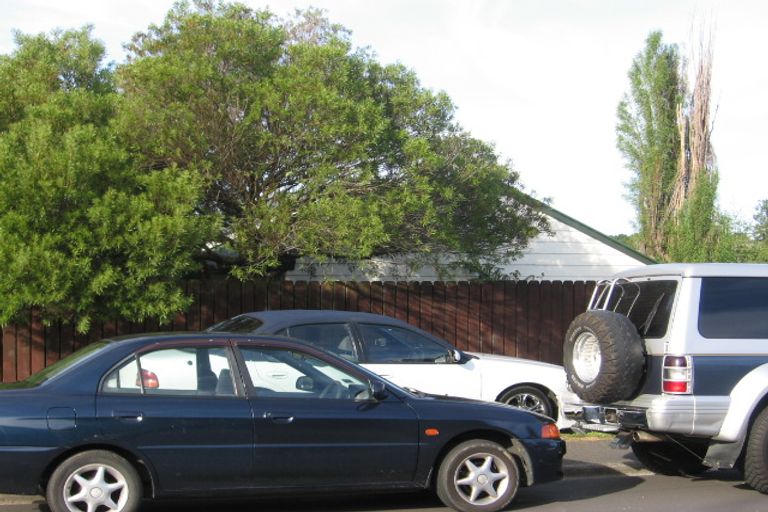 Photo of property in 14 Mile Place, Henderson, Auckland, 0612