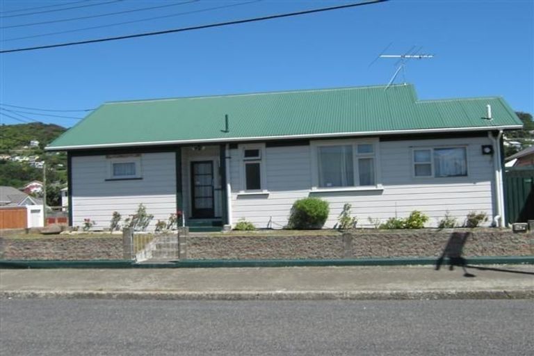 Photo of property in 122 Yule Street, Lyall Bay, Wellington, 6022