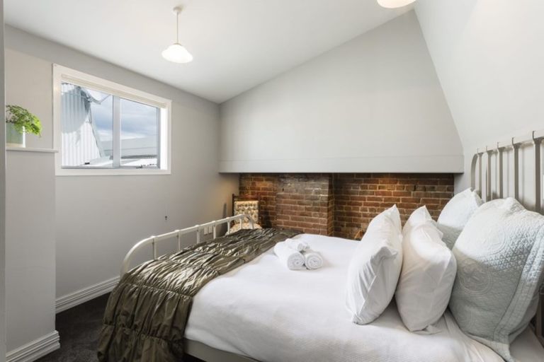 Photo of property in 10/33 Dowling Street, Dunedin Central, Dunedin, 9016