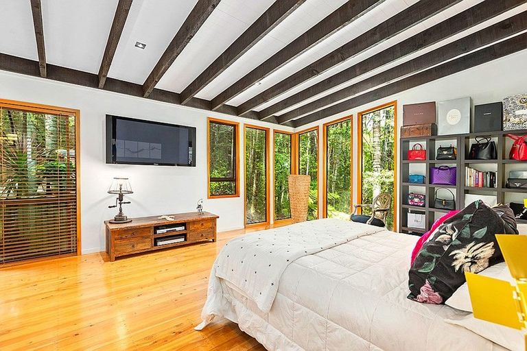 Photo of property in 93 Brick Bay Drive, Sandspit, Warkworth, 0982