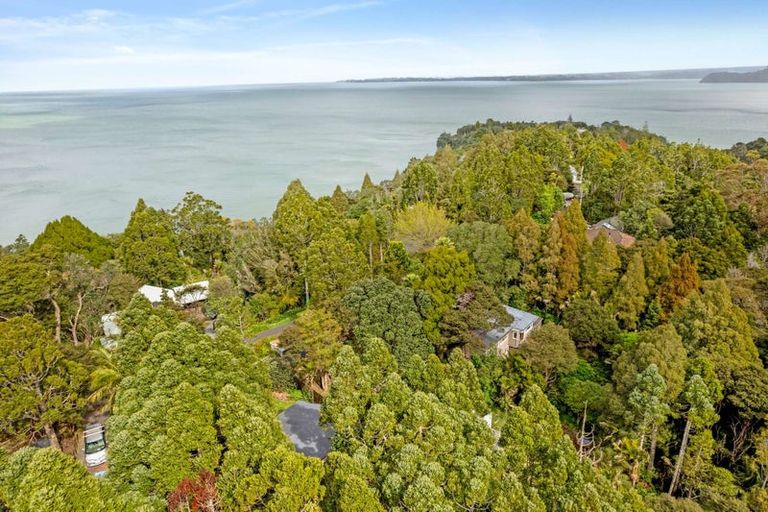 Photo of property in 43 Kauri Point Road, Laingholm, Auckland, 0604