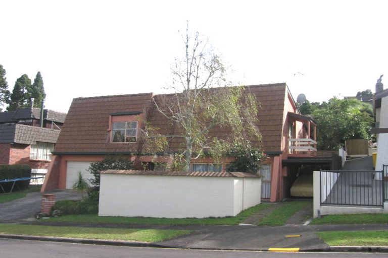 Photo of property in 7 Langstone Place, Chatswood, Auckland, 0626