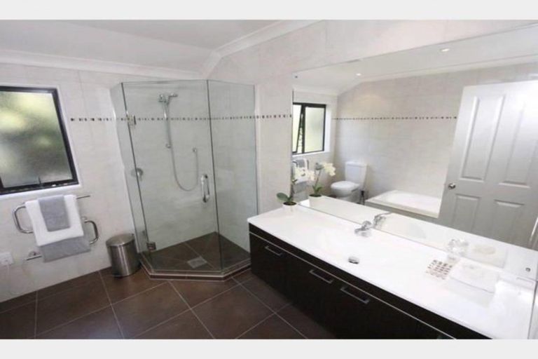 Photo of property in 10a Waller Avenue, Bucklands Beach, Auckland, 2012