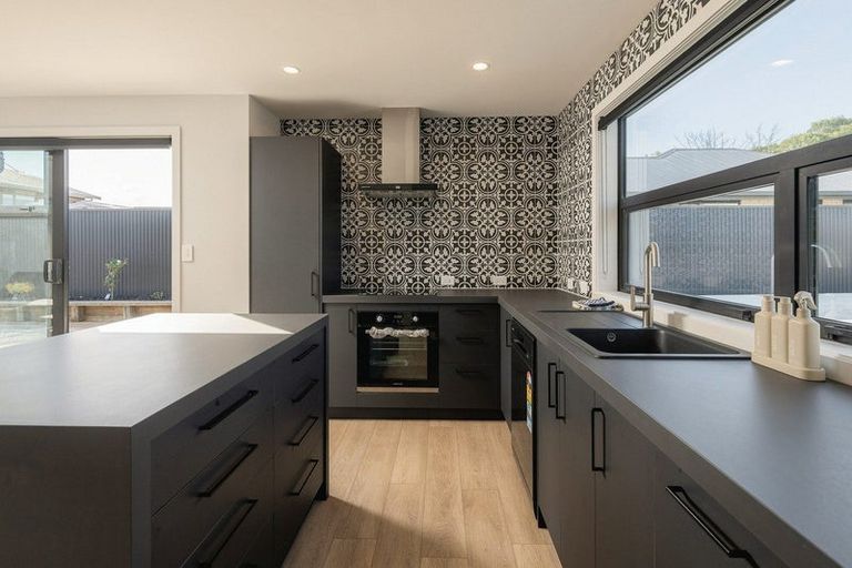 Photo of property in 16b Eltham Road, Blenheim, 7201