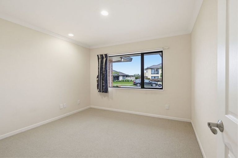 Photo of property in 66 Royal Oak Drive, Kelvin Grove, Palmerston North, 4414